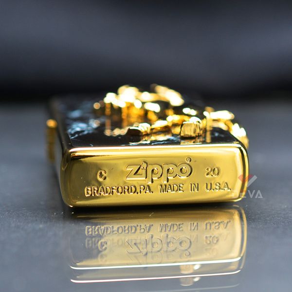 Zippo Ốp Cẩm Thạch Đen Ngựa Nổi Mạ Vàng ZN115