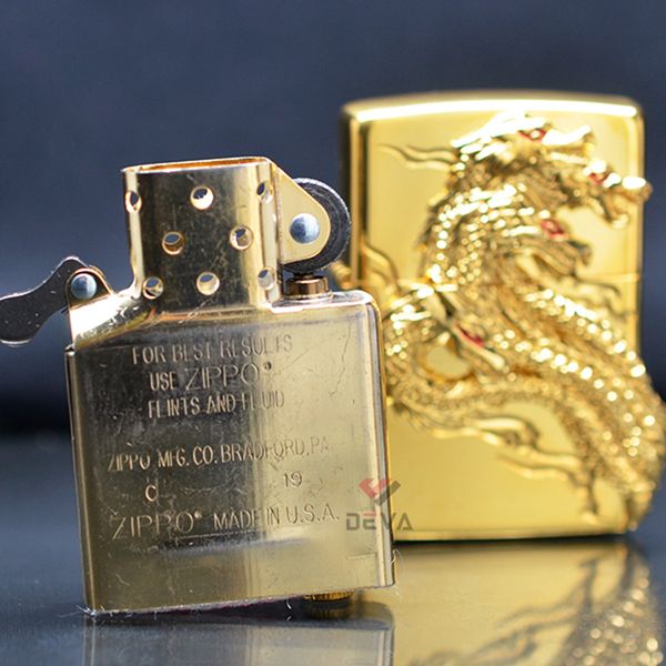Zippo ốp Emblem rắn 8 đầu Yamata no Orochi ZN324