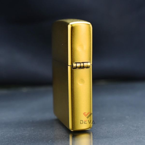 Zippo Mạ Satin Vàng Regular Street Chrome ZT08