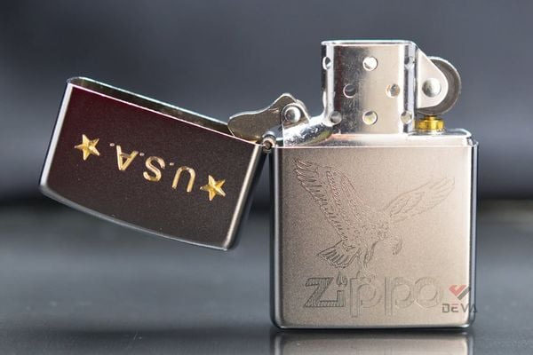 Zippo Mạ Satin Khắc Hình Đại Bàng Mỹ ZK63
