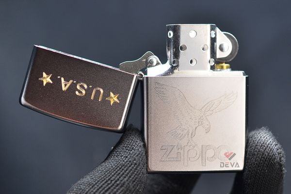 Zippo Mạ Satin Khắc Hình Đại Bàng Mỹ ZK63