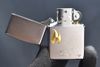 Zippo Satin Khắc Logo Zippo Ngọn Lửa Mạ Vàng ZK70