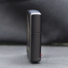 Zippo Sơn Đen Chủ Đề Logo Ngọn Lửa Zippo Z324