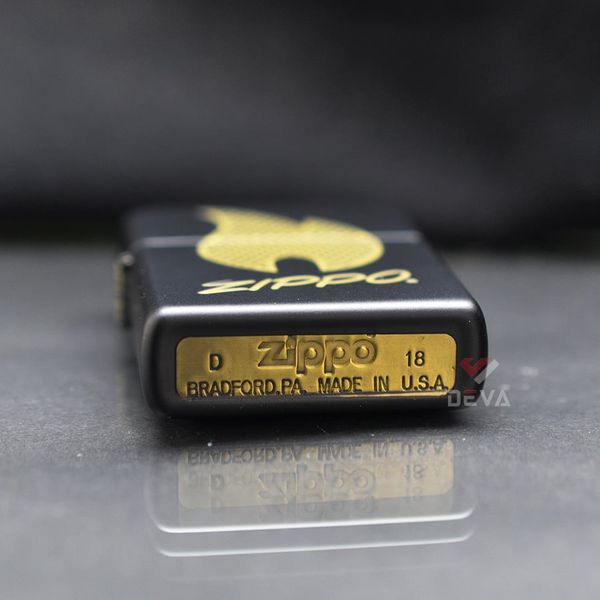 Zippo Sơn Đen Chủ Đề Logo Ngọn Lửa Zippo Z324