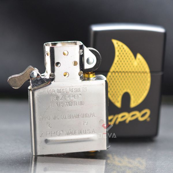 Zippo Sơn Đen Chủ Đề Logo Ngọn Lửa Zippo Z324