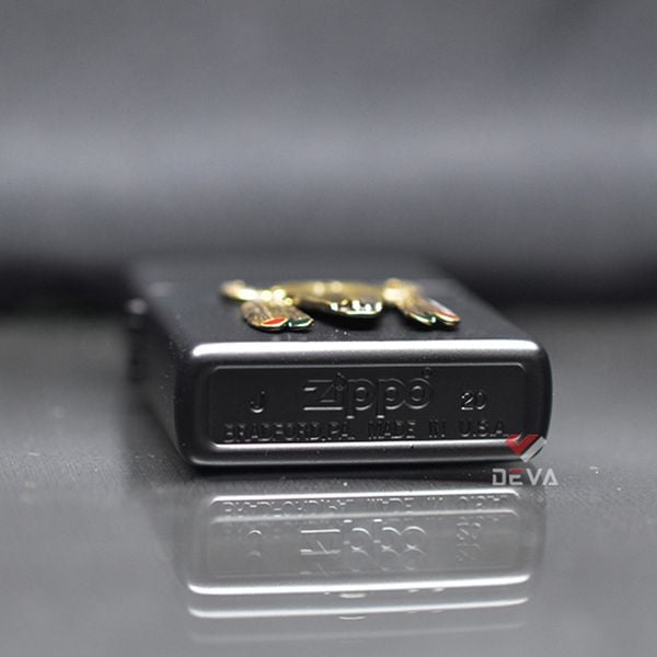 Zippo sơn đen ốp Emblem đầu trâu thổ dân ZN306