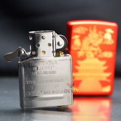 Zippo Sơn Đỏ Chủ Đề Á Đông Eastern Design Z104