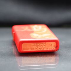 Zippo Sơn Đỏ Chủ Đề Con Giáp Dậu - Gà Z116