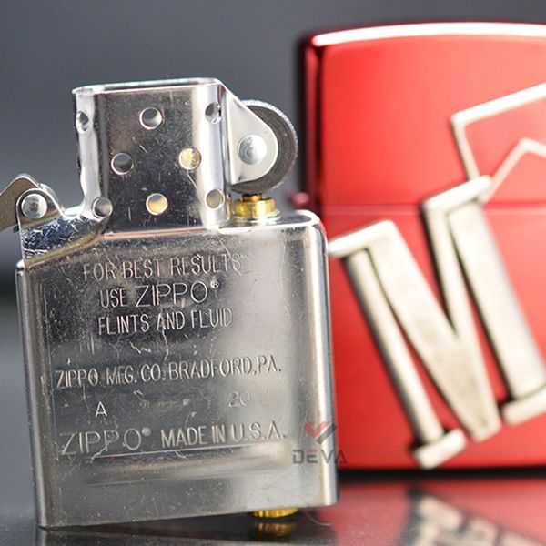 Zippo Sơn Đỏ Ốp Nổi Thương Hiệu Marlboro ZN361
