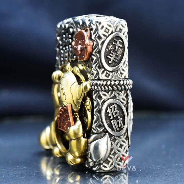 Zippo Vỏ Dày Ốp Hình Mèo Chiêu Tài và Cá Chép May Mắn ZN206