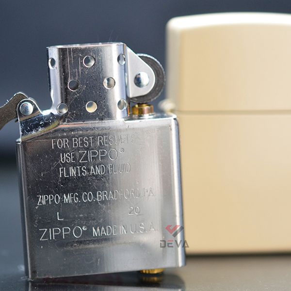 Zippo Sơn Màu Cát In Logo Zippo ZT17