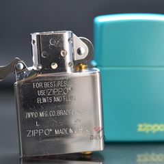 Zippo Sơn Màu Ngọc Lam In Logo Zippo Flat Turquoise ZT18