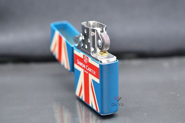 Zippo sơn lá cờ Anh Quốc in logo hãng Simon Carter ZN326