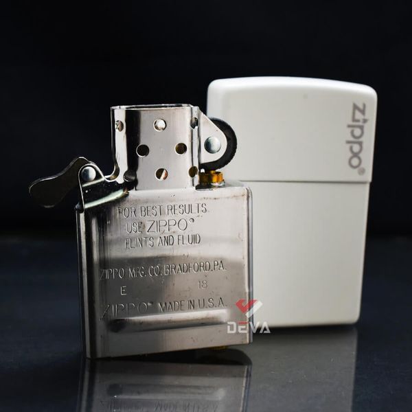 Zippo Sơn Trắng Nắp In Logo Z256