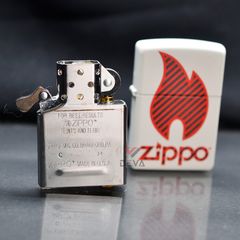 Zippo Sơn Trắng In Logo Ngọn Lửa Zippo Motif Z103
