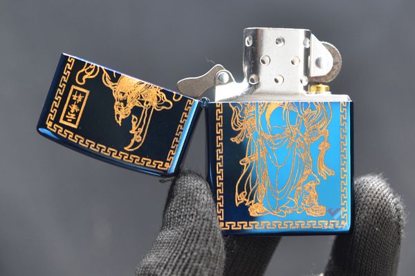 Zippo Xanh Sapphire Khắc Quan Vân Trường Mạ Vàng ZK39