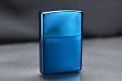 Zippo Sơn Xanh Sapphire Khắc Logo ZT20
