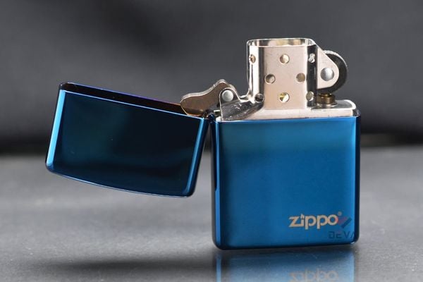 Zippo Sơn Xanh Sapphire Khắc Logo ZT20