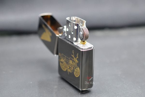 Zippo Sơn Khắc Xe Honda 67 Mạ Vàng ZK41