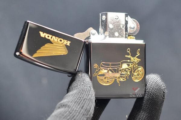 Zippo Sơn Khắc Xe Honda 67 Mạ Vàng ZK41