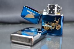 Zippo Sơn Khắc Xe Honda 67 Mạ Vàng ZK41