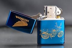 Zippo Sơn Khắc Xe Honda 67 Mạ Vàng ZK41