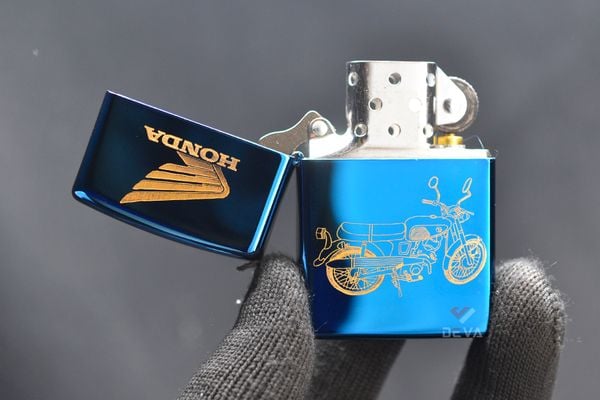 Zippo Sơn Khắc Xe Honda 67 Mạ Vàng ZK41