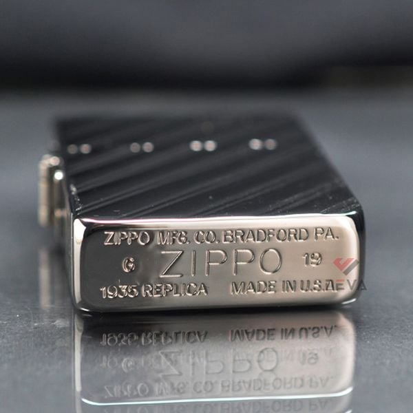 Zippo Tái Bản 1935 Mạ Bạch Kim Kẻ Chéo Platinum Plate ZN389