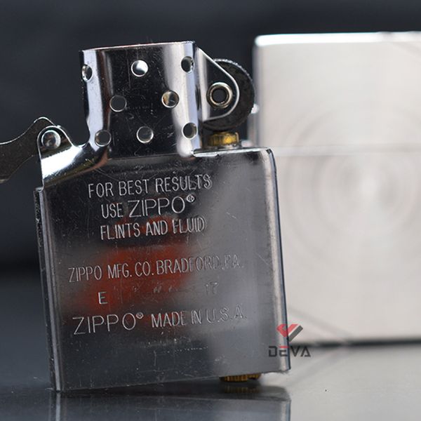 Zippo tái bản 1935 chặt góc hoa văn đường tròn đồng tâm ZN310