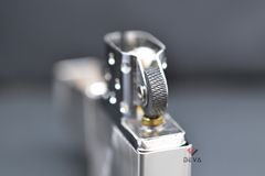 Zippo tái bản 1935 chặt góc hoa văn đường tròn đồng tâm ZN310