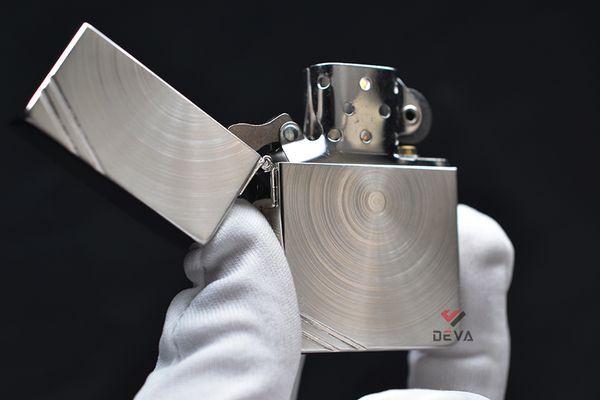 Zippo tái bản 1935 chặt góc hoa văn đường tròn đồng tâm ZN310