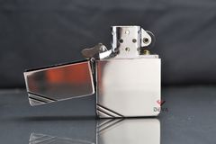 Zippo tái bản 1935 chặt góc cạnh hoa văn gõ búa ZN309