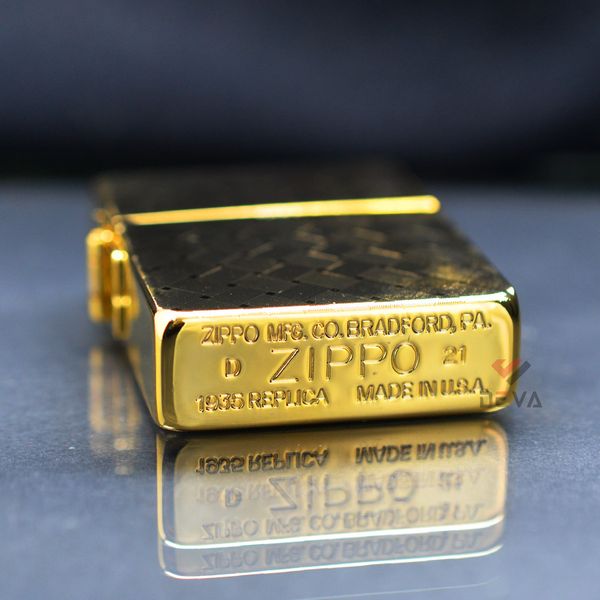 Zippo Tái Bản 1935 Mạ Vàng Hoa Văn Đan Sợi Carbon ZN152