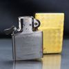 Zippo Tái Bản 1935 Mạ Vàng Hoa Văn Đan Sợi Carbon ZN152