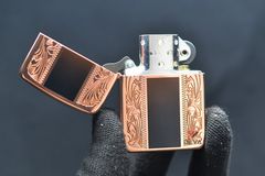 Zippo tái bản 1941 vàng hồng khắc chìm hoa văn Z239