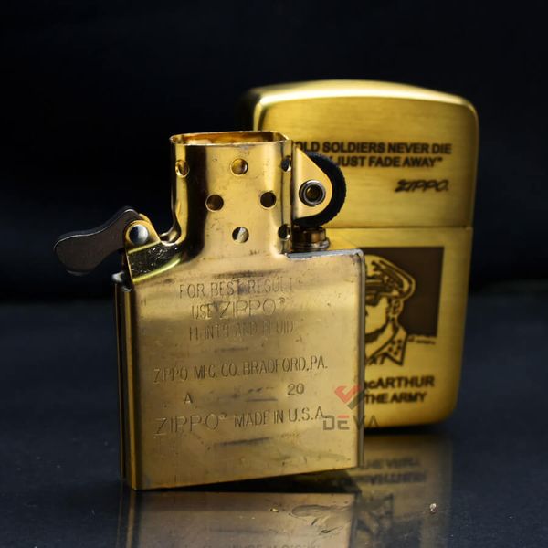 Zippo Tái Bản 1941 Khắc Tướng Mỹ Douglas MacArthur ZN351
