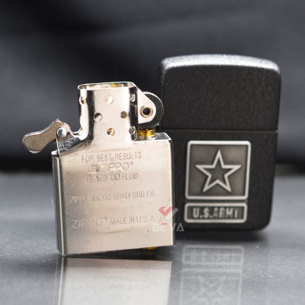 Zippo Tái bản 1941 Sơn Đen Sần Ốp Logo US Army Z211