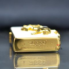 Zippo trắng ốp Emblem Ngựa Vàng ZN320
