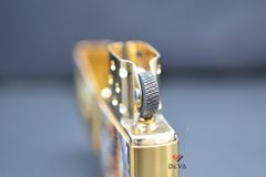 Zippo đồng xước in hình Mãnh Hổ Săn Mồi Z370