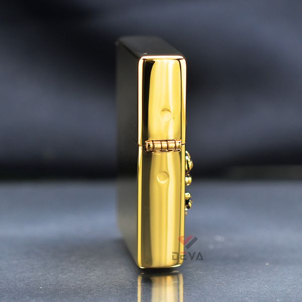 Zippo Vintage Mạ Vàng Ốp Emblem Đại Bàng Tung Cánh ZN144