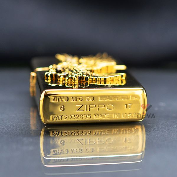 Zippo Vintage Mạ Vàng Ốp Emblem Đại Bàng Tung Cánh ZN144