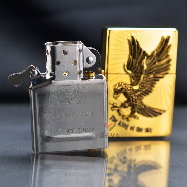 Zippo Vintage Mạ Vàng Ốp Emblem Đại Bàng Tung Cánh ZN144