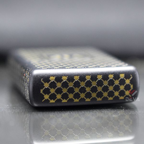 Zippo Mỹ chính hãng sơn đen mờ in hoa văn Vip Z193