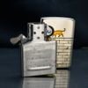 Zippo Armor Khắc Chú Mèo Trên Bờ Tường Số Giới Hạn ZN237