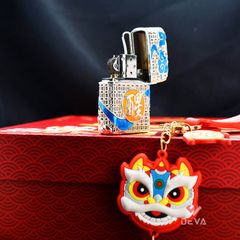 Set Zippo Bọc Lưới Mạ Bạc Múa Sư Tử Như Ý Cát Tường ZN209