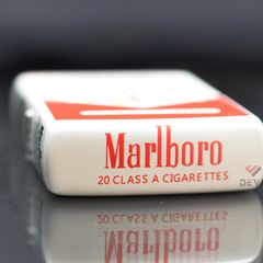 Zippo xuất Nhật Sơn Trắng In Chủ Đề Marlboro ZN355