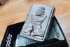Zippo ốp Eblem Cô Gái Gợi Cảm ZN244