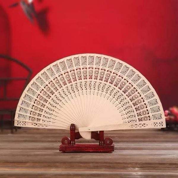 Quạt gỗ cầm tay phong cách cổ trang Trung Hoa , quạt gỗ mộc hương decor