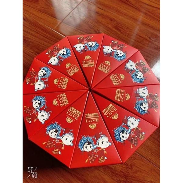 Vỏ hộp  tam giác ánh nhũ xếp tròn - vỏ hộp bánh cưới sang trọng