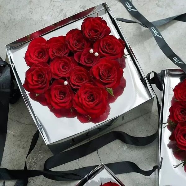 Hộp Giấy Đựng Hoa In Chữ Love - Hình Trái Tim .  Có Quai Xách